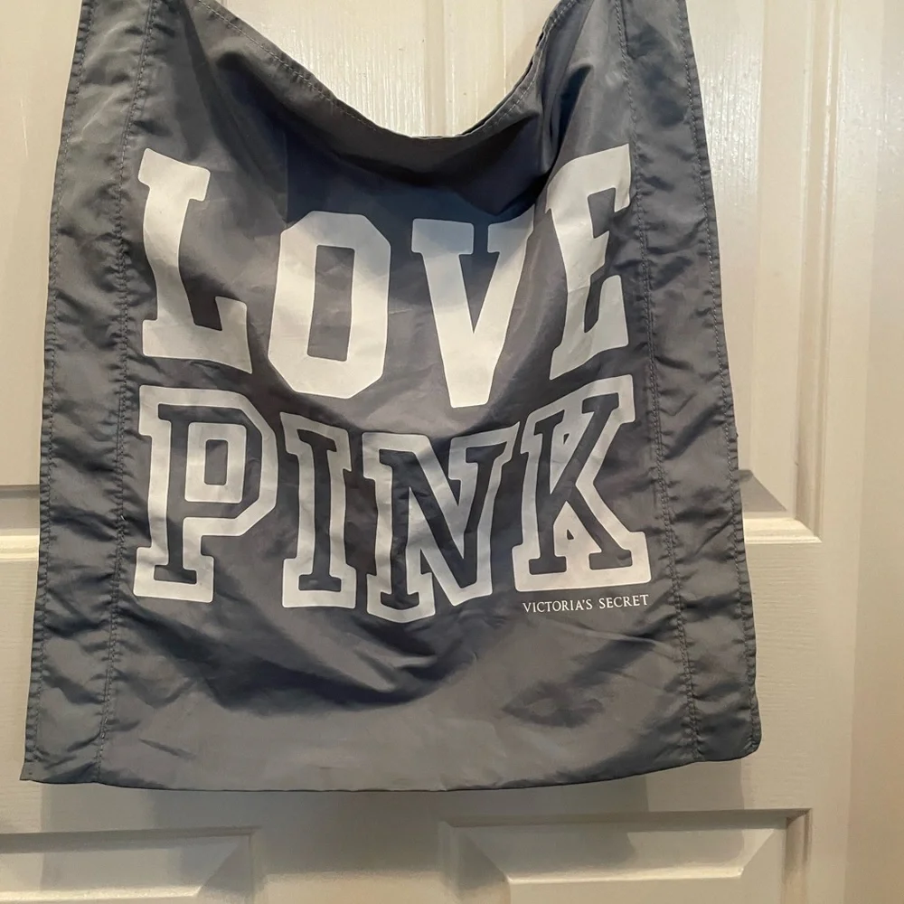 Love pink, Gray and white nylon bag     size 17 1/2” x 17” - Picture 3 of 7